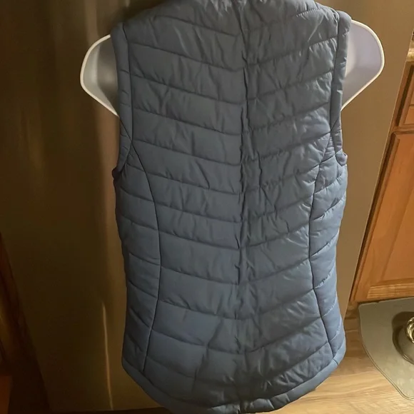 Moonlight Blue Vest ❄️ - Picture 13 of 16